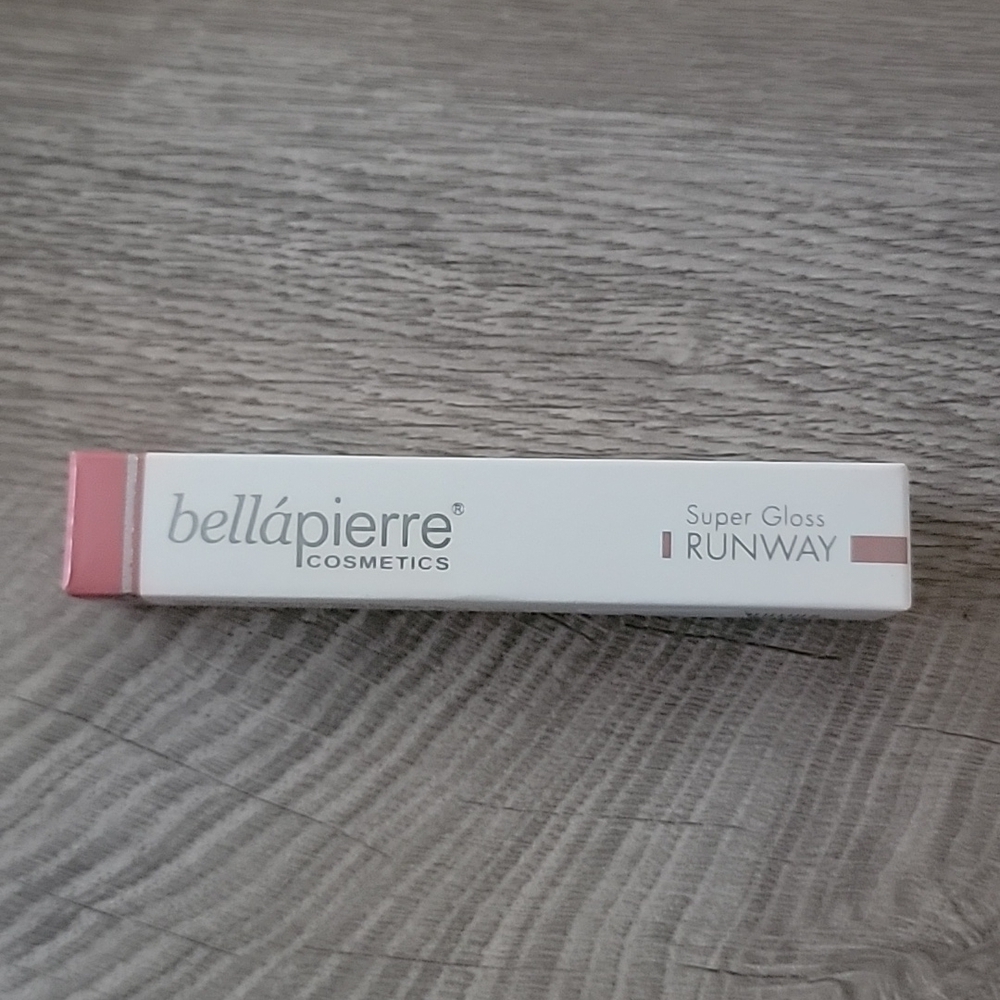 NWT Bellapierre Super‎ Gloss Runway